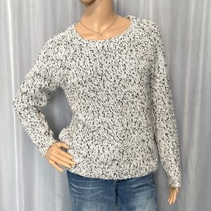 ST. JOHN’S BAY Women’s Sweater (Size M)